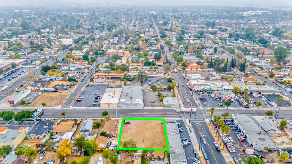 125-127 W Base Line St, San Bernardino, CA à vendre - Photo de l’immeuble – Image 2 sur 9
