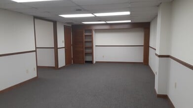 217 Wisconsin Ave, Waukesha, WI à louer Photo intérieure– Image 2 sur 3