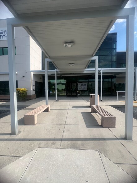 250 Avenue K SW, Winter Haven, FL à louer - Photo de l’immeuble – Image 3 sur 21
