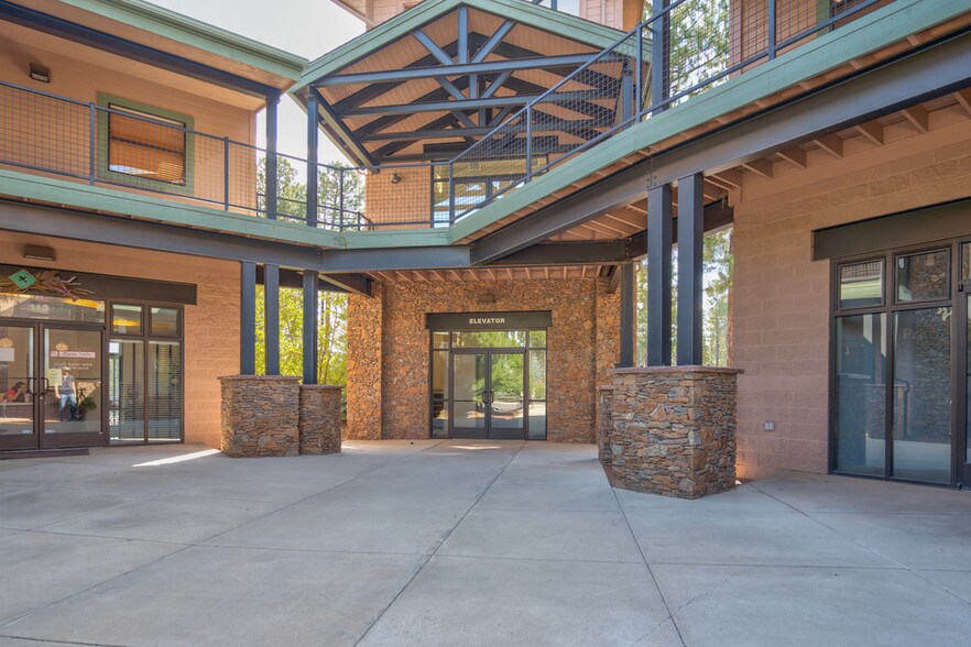 1600 W University Ave, Flagstaff, AZ à louer - Photo de l’immeuble – Image 2 sur 6