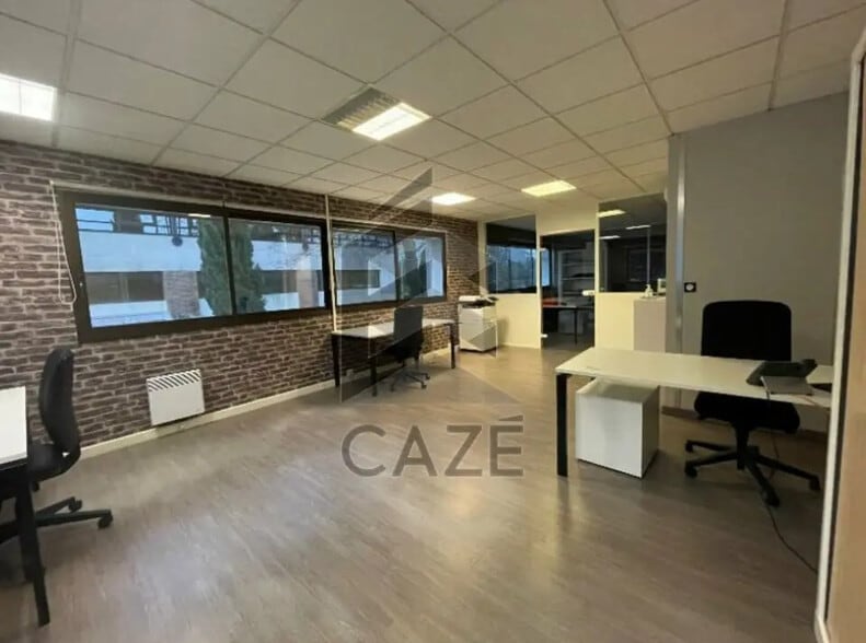 Bureau dans Gradignan à louer - Photo de l’immeuble – Image 1 sur 5