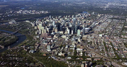 10423 101 St NW, Edmonton, AB - VUE AÉRIENNE  vue de carte