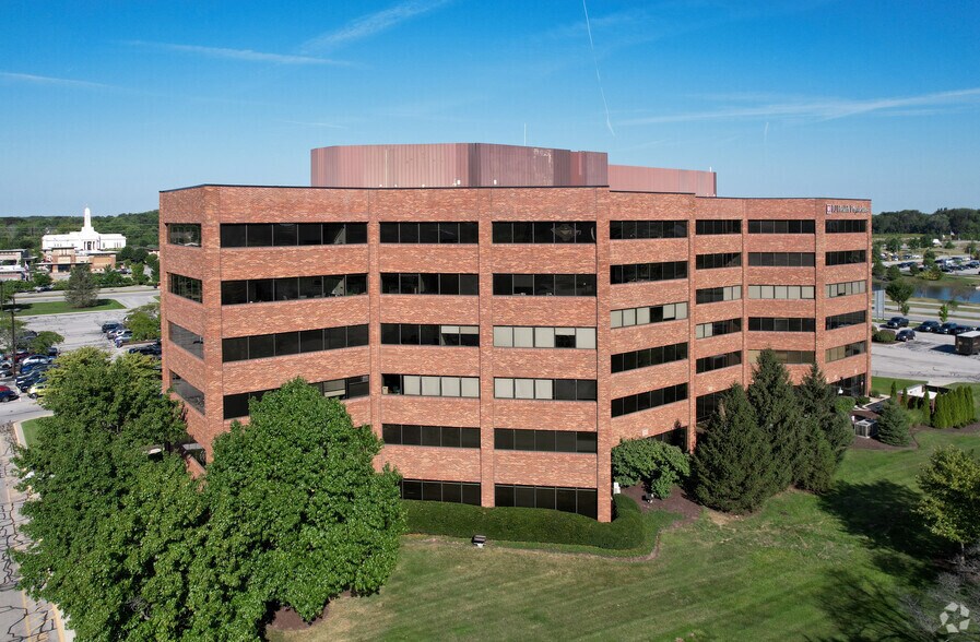 11590 N Meridian St, Carmel, IN à louer - Photo de l’immeuble – Image 1 sur 1