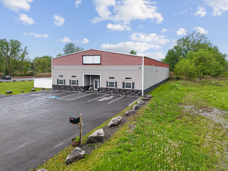 7848 Northern Blvd, East Syracuse, NY à louer - Photo de l’immeuble – Image 3 sur 40