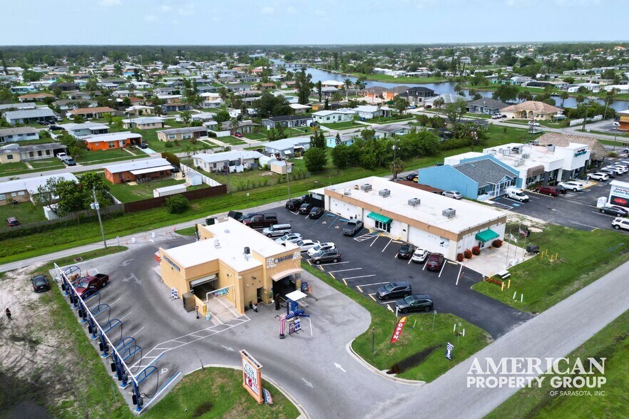 14164 Tamiami Trl, North Port, FL à vendre - Photo de l’immeuble – Image 3 sur 11
