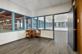 430 Valley Dr, Brisbane, CA à louer Photo intérieure– Image 2 sur 9