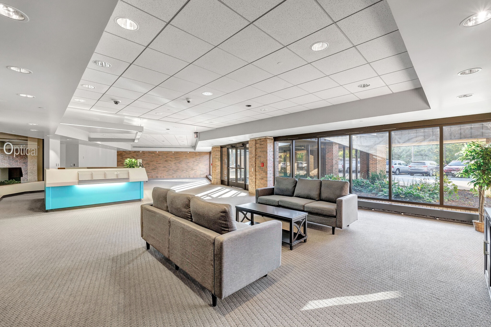 700 Pilgrim Way, Green Bay, WI à vendre Photo intérieure– Image 1 sur 11