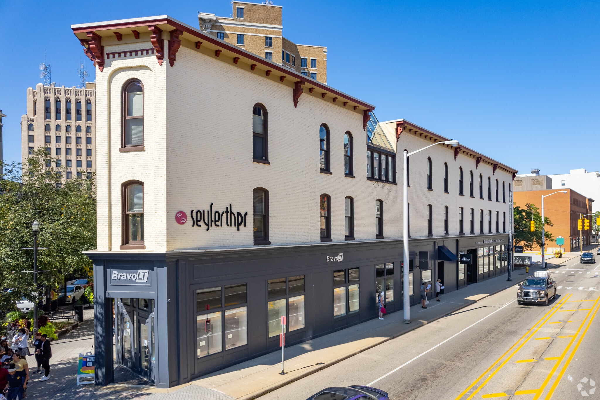 40 Monroe Center St NW, Grand Rapids, MI à louer Photo principale– Image 1 sur 3