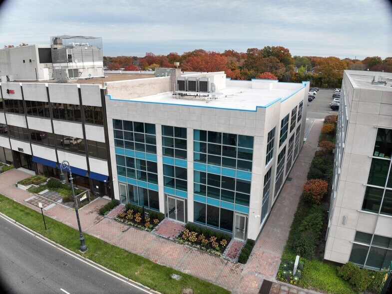 1051 Franklin Ave, Garden City, NY à louer – Image 2 sur 27