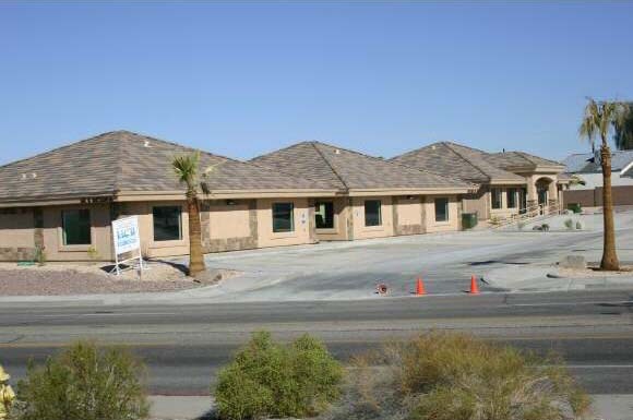60 Acoma Blvd S, Lake Havasu City, AZ à louer - Photo principale – Image 1 sur 15