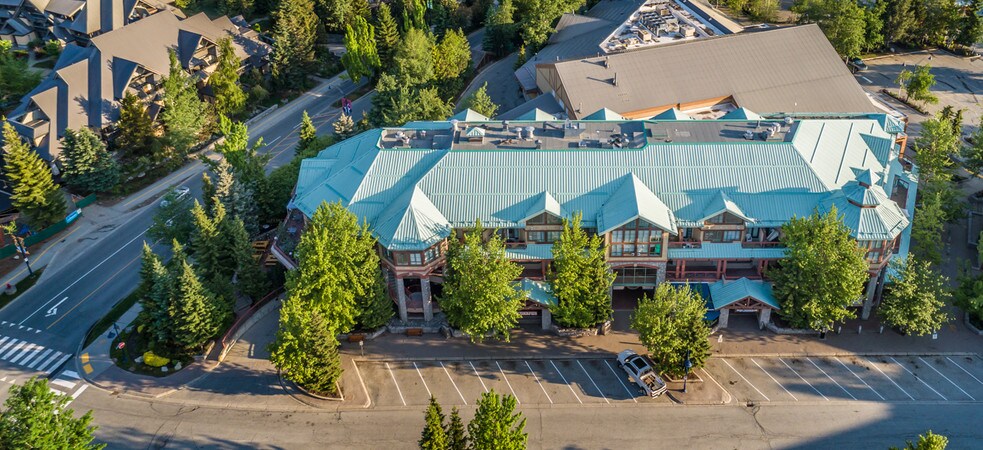 4368 Main St, Whistler, BC à vendre - Photo de l’immeuble – Image 3 sur 9