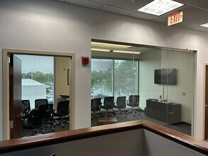 8256 Exchange Dr, Orlando, FL à louer Photo intérieure– Image 2 sur 3