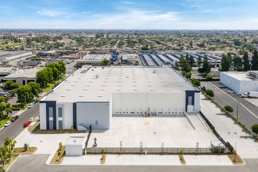 11311 Western Ave, Garden Grove, CA à vendre - Photo de l’immeuble – Image 2 sur 11
