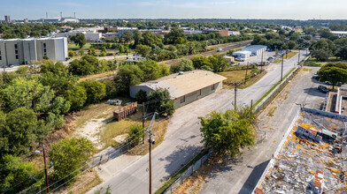 601 Lone Star Blvd, San Antonio, TX - VUE AÉRIENNE  vue de carte - Image1