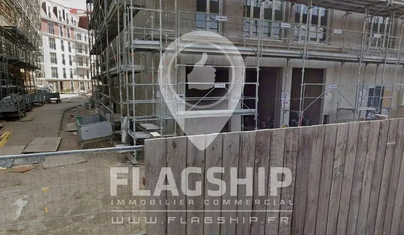 Local commercial dans Chelles à vendre Photo de la construction– Image 1 sur 2