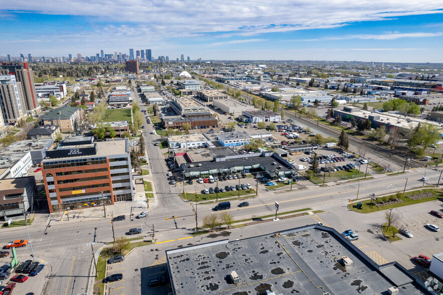 150 58th Ave SW, Calgary, AB à louer - Aérien – Image 3 sur 5