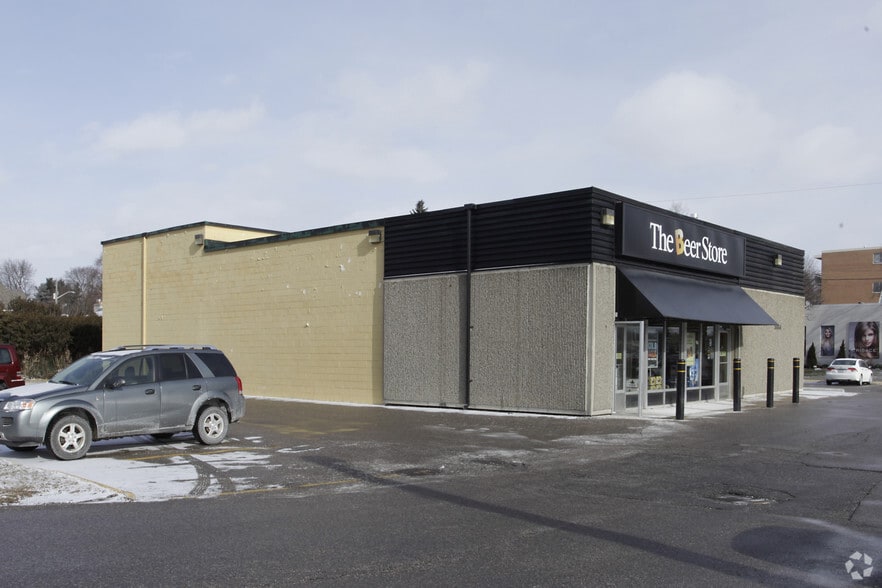 5804 Hwy-7 E, Markham, ON à louer - Photo principale – Image 1 sur 2