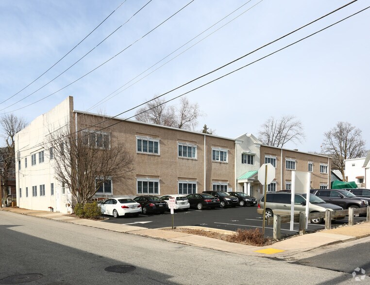 815 Greenwood Ave, Jenkintown, PA à vendre - Photo de l’immeuble – Image 2 sur 5