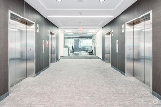 8609 Westwood Center Dr, Vienna, VA à louer Photo intérieure– Image 1 sur 6