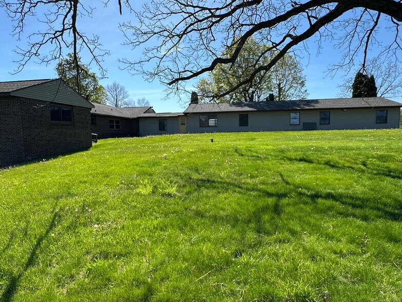 1668 W Hibbard Rd, Owosso, MI à vendre - Photo de l’immeuble – Image 2 sur 35