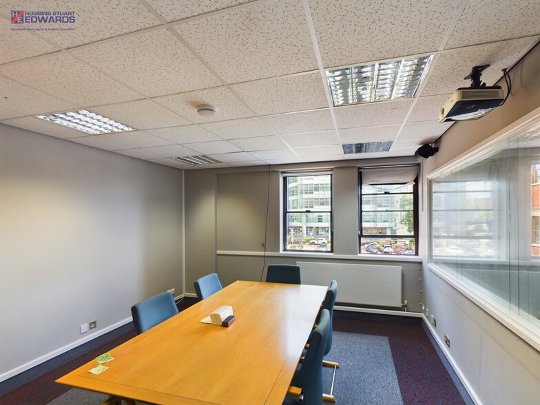 119 High St, Croydon à louer - Photo de l’immeuble – Image 3 sur 4