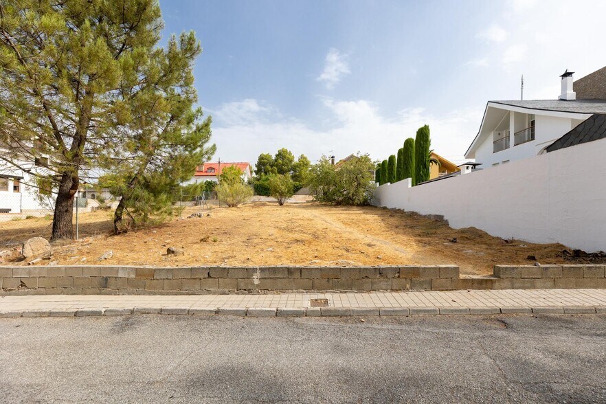 Calle Cerrillo Redondo, 166, La Zubia, Granada à vendre - Photo de l’immeuble – Image 3 sur 14