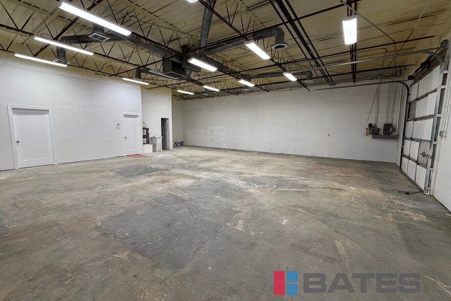 2901 National Dr, Garland, TX à louer - Photo de l’immeuble – Image 3 sur 8