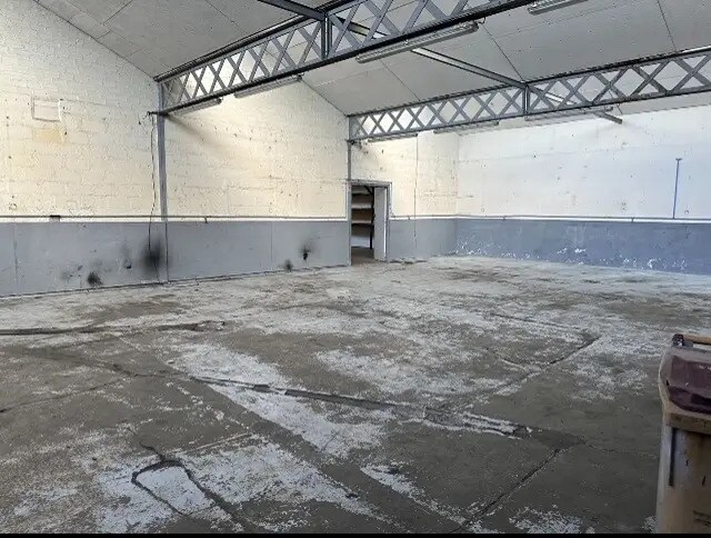 Local d'activités dans Limas à vendre - Photo de l’immeuble – Image 2 sur 11