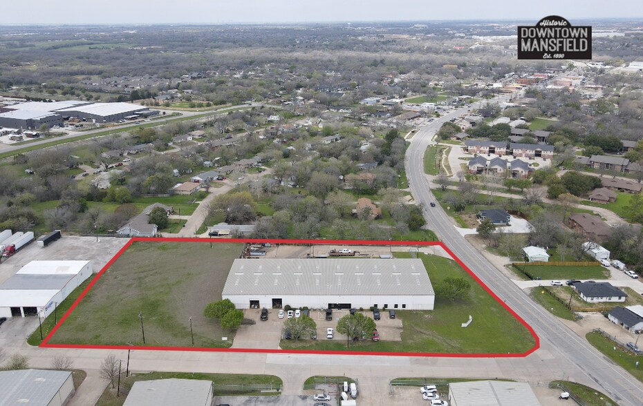 300 Industrial Blvd, Mansfield, TX à louer - Photo de l’immeuble – Image 1 sur 13