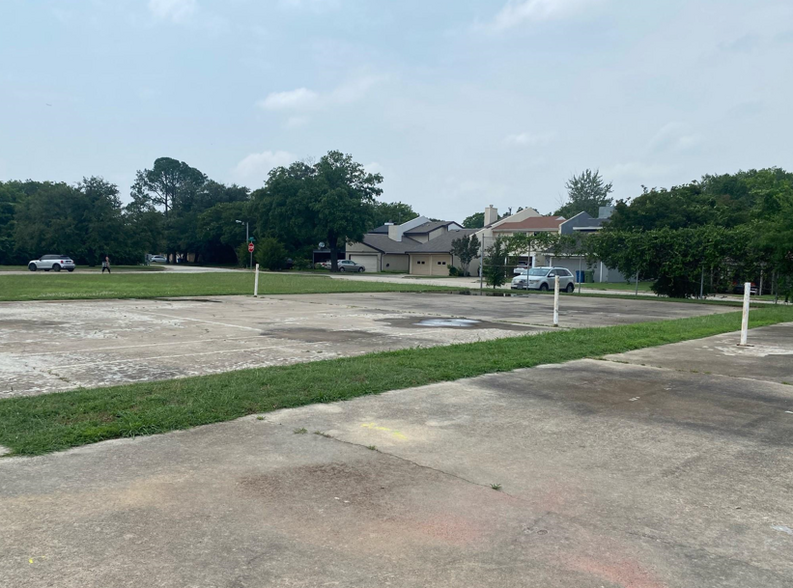 420 Lakeway Dr, Lake Dallas, TX à vendre - Photo de l’immeuble – Image 2 sur 9