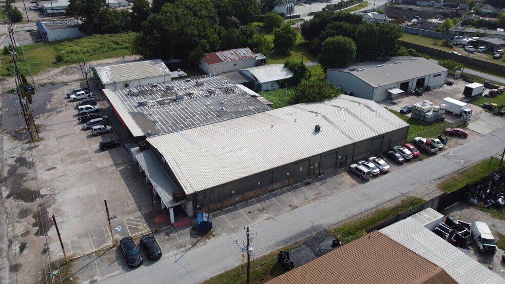10126 Jensen Dr, Houston, TX à vendre - Photo de l’immeuble – Image 1 sur 19