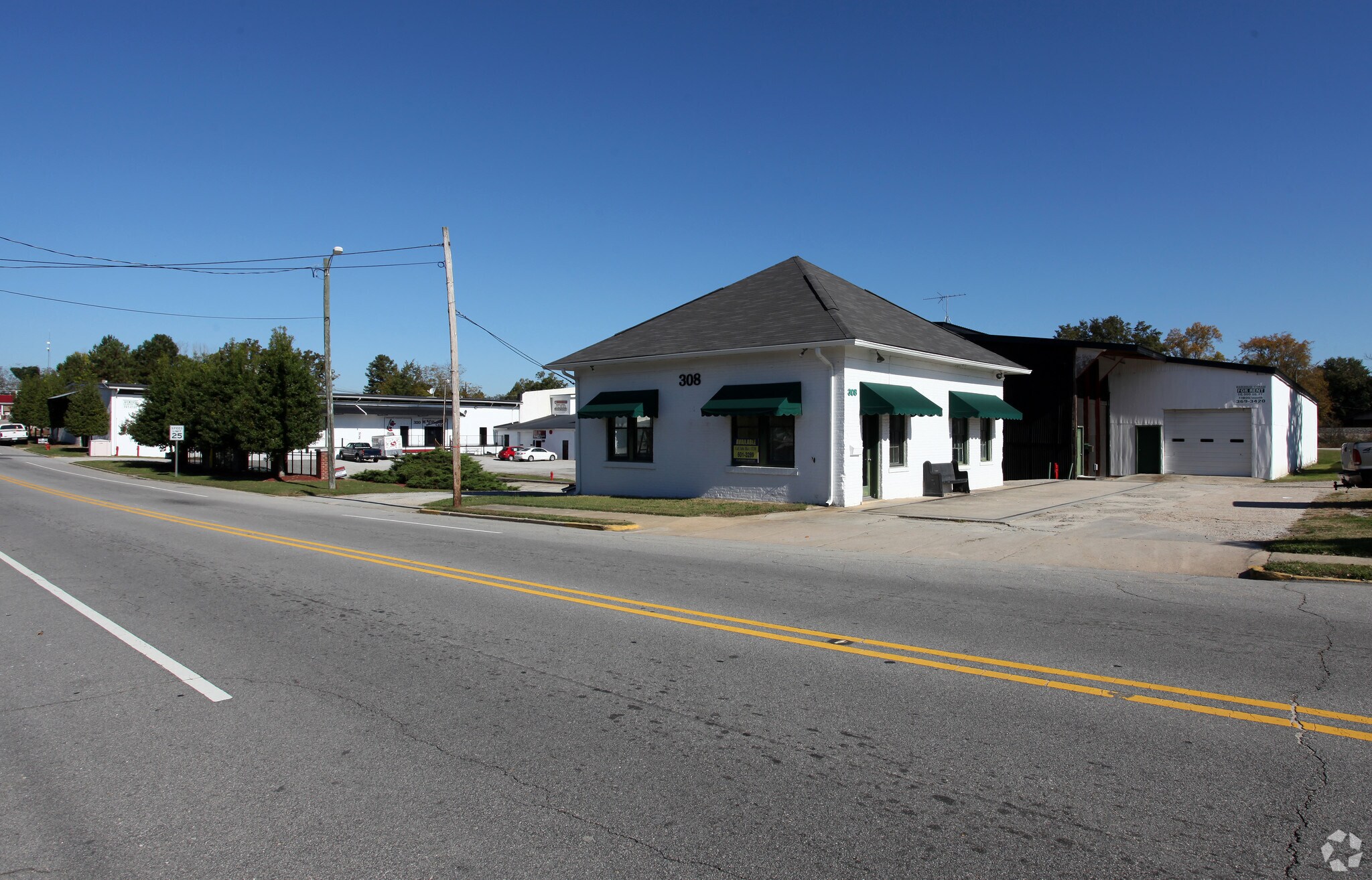 308-320 W Main St, Clayton, NC à louer Photo principale– Image 1 sur 10