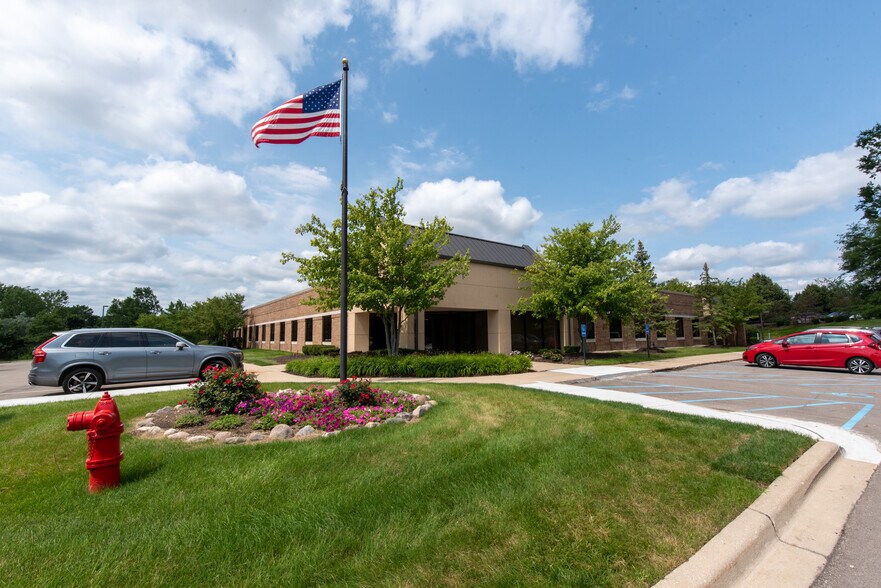 3948 Ranchero Dr, Ann Arbor, MI à louer - Photo de l’immeuble – Image 1 sur 2