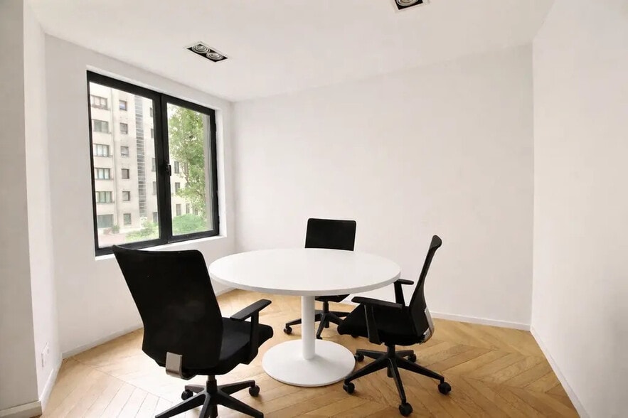 Bureau dans Paris à louer - Photo de l’immeuble – Image 2 sur 7