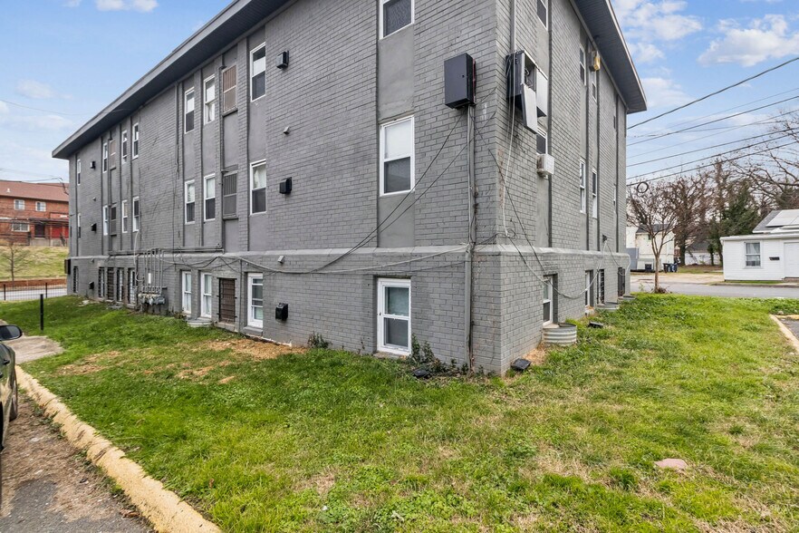 4559-4569 Benning Rd SE, Washington, DC à vendre - Photo de l’immeuble – Image 2 sur 15