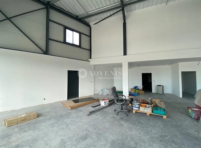 Local commercial dans Toussieu à louer - Photo de l’immeuble – Image 3 sur 4
