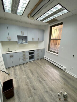 Plus de détails pour 15-17 Park Ave, New York, NY - Médical à louer