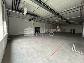 Industriel/Logistique dans Cergy à louer Photo intérieure– Image 2 sur 2