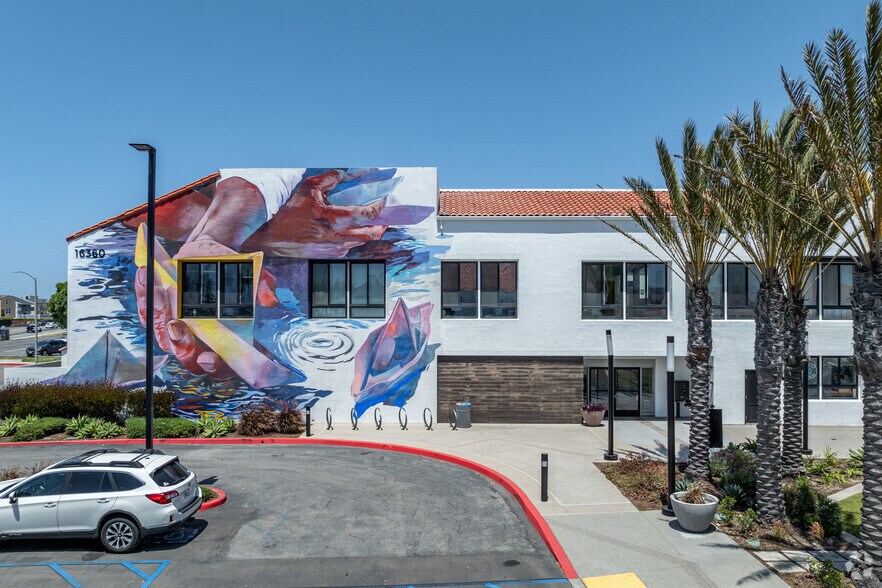 16360 Pacific Coast Hwy, Huntington Beach, CA à vendre - Photo de l’immeuble – Image 3 sur 6