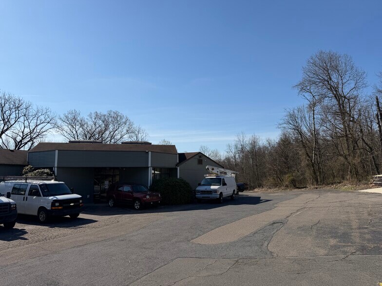 104 Woodward Hill Rd, Edwardsville, PA à vendre - Photo de l’immeuble – Image 2 sur 97