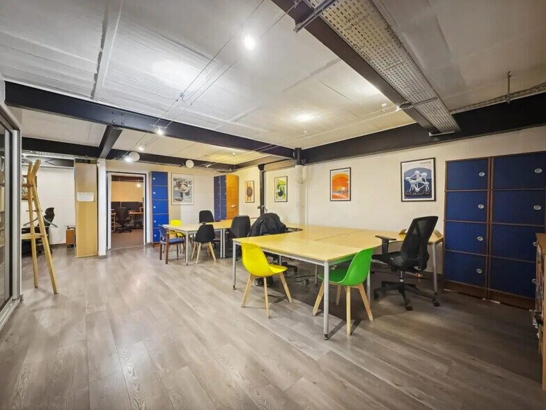 Local commercial dans Paris à louer - Photo de l’immeuble – Image 2 sur 9