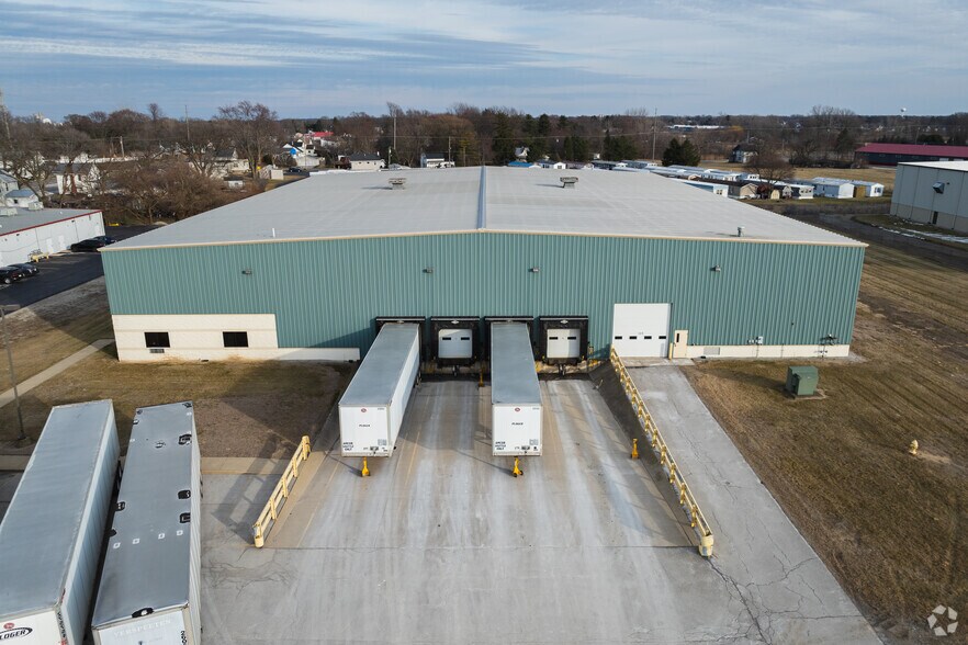 105 Enterprise Dr, Bellevue, OH à louer - Photo de l’immeuble – Image 2 sur 7