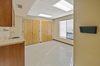 24 Wyckoff Ave, Waldwick, NJ à vendre Photo intérieure– Image 1 sur 10