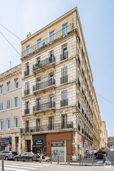 Immeuble residentiel dans Marseille à vendre - Photo principale – Image 1 sur 2