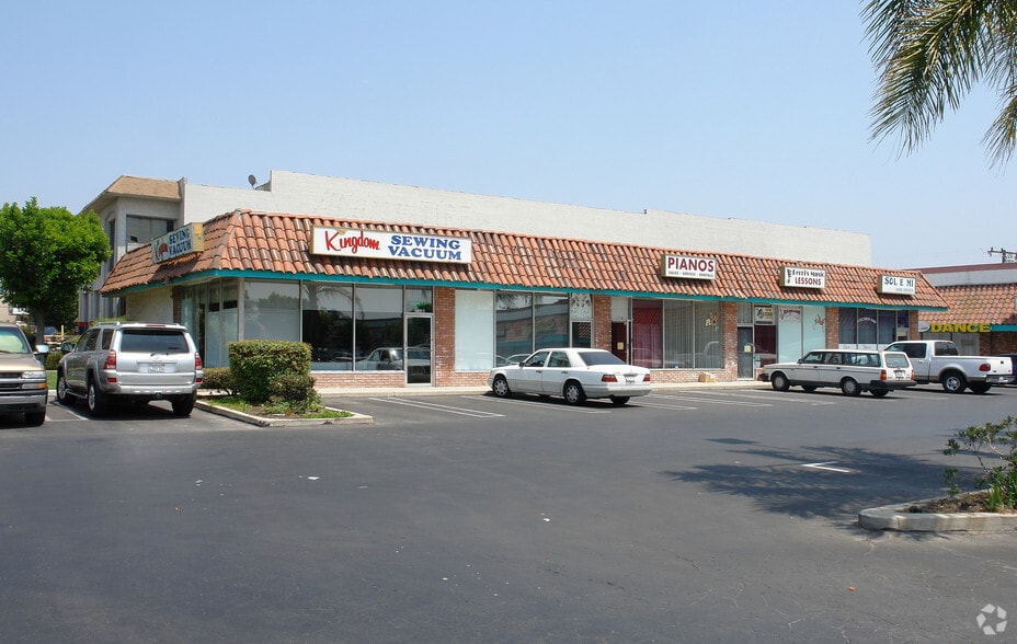 1750-1788 E Los Angeles Ave, Simi Valley, CA à louer - Photo principale – Image 2 sur 10