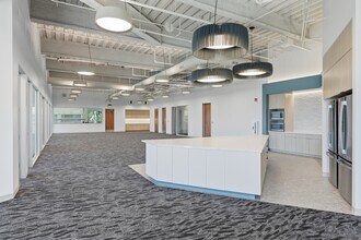 10251 Vista Sorrento Pky, San Diego, CA à louer Photo intérieure– Image 2 sur 5