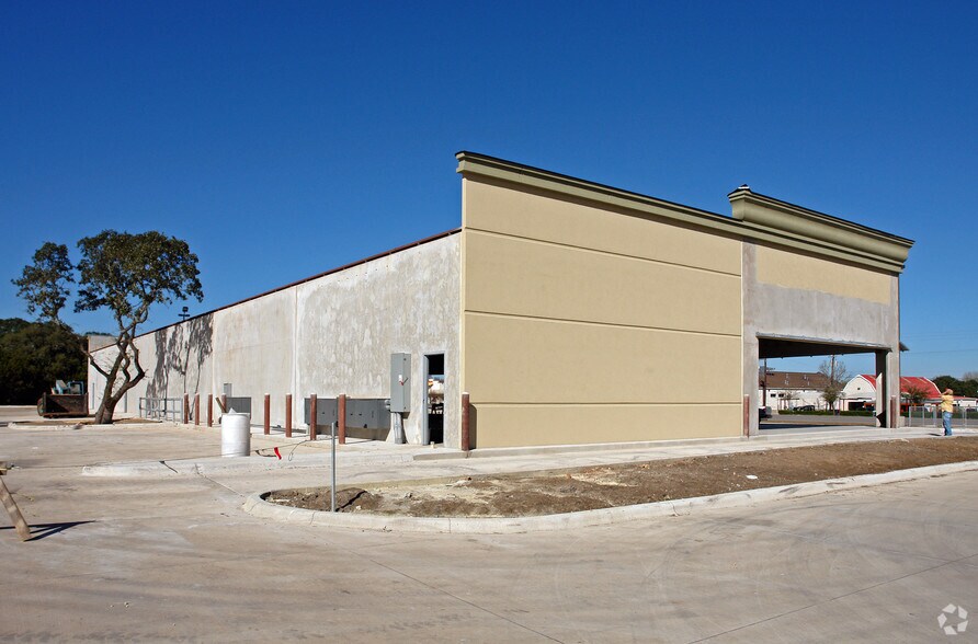 3316 Williams Dr, Georgetown, TX à louer - Photo de l’immeuble – Image 2 sur 3