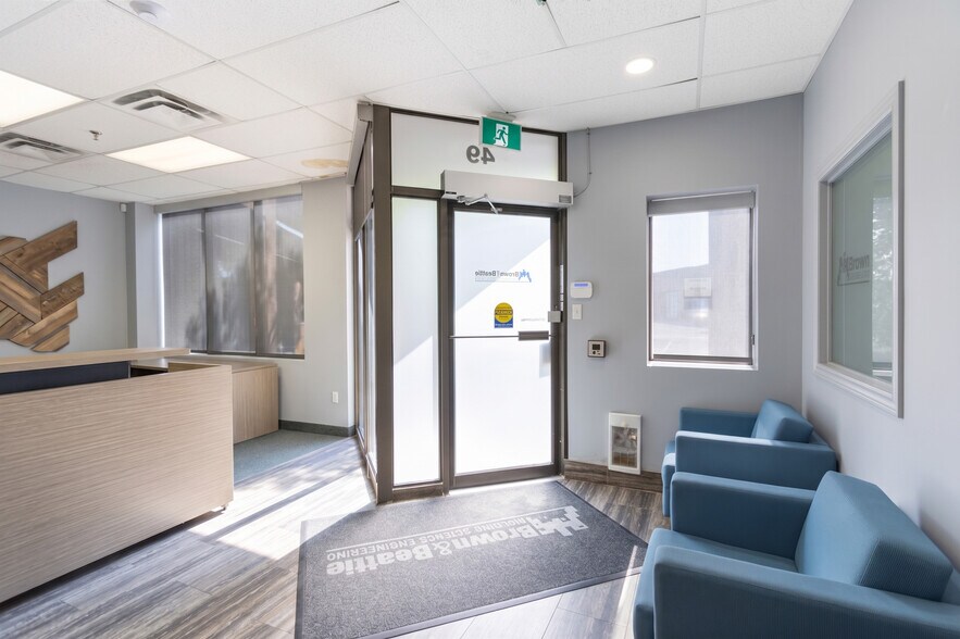 588 Edward Ave, Richmond Hill, ON à vendre - Photo de l’immeuble – Image 3 sur 26