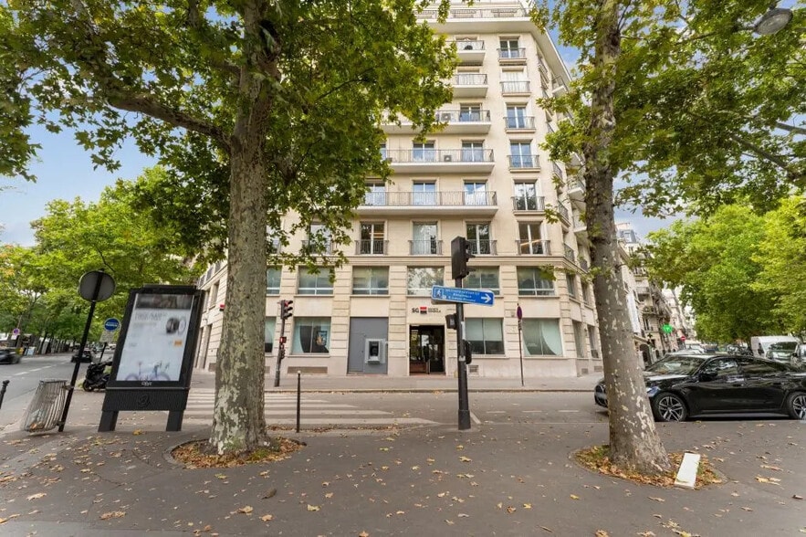 1-3 Avenue Marceau, Paris à vendre - Photo de l’immeuble – Image 1 sur 9