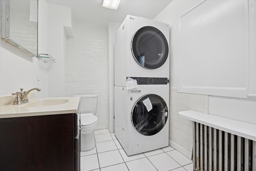 236 Buckingham Pl, Philadelphia, PA à vendre - Photo de l’immeuble – Image 3 sur 8